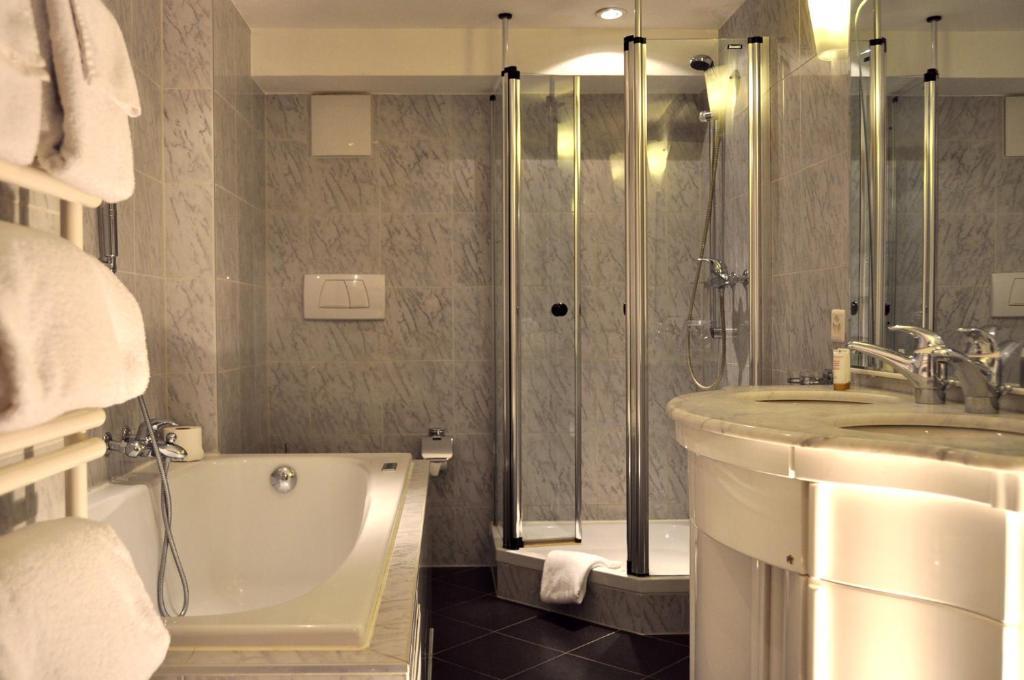 Hotel De La Paix Champery Phòng bức ảnh