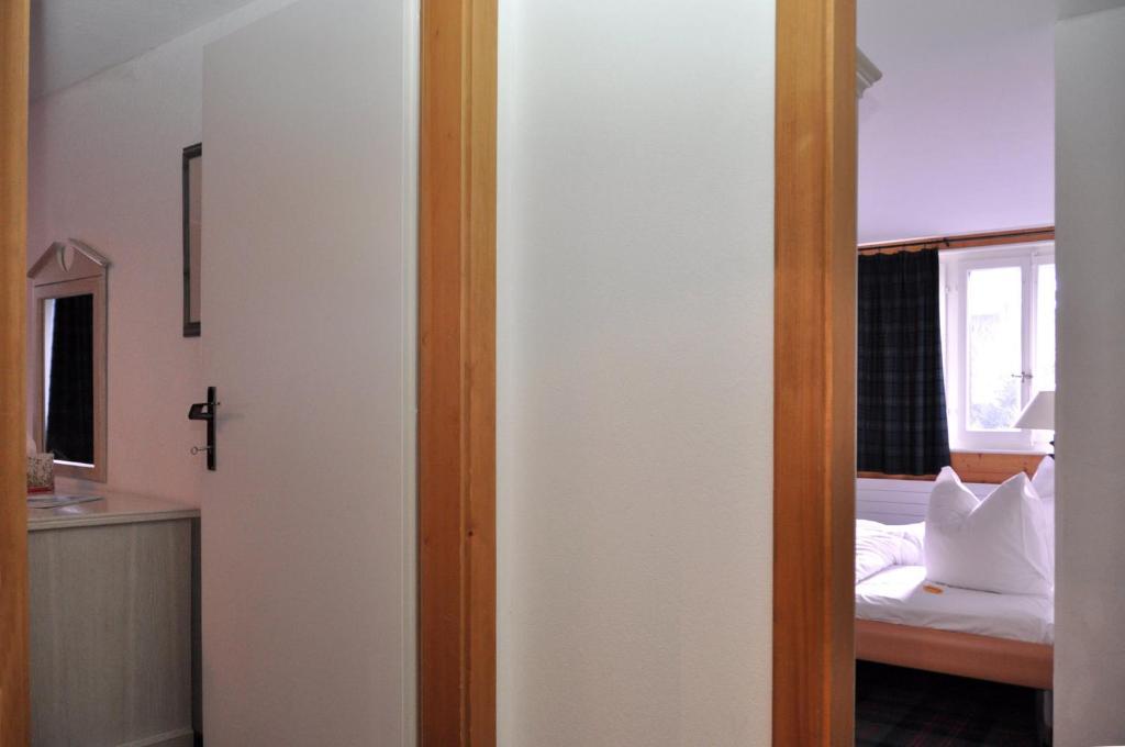 Hotel De La Paix Champery Phòng bức ảnh